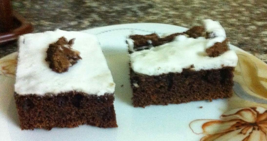 كيكة الشكولاتة بالكريمه 